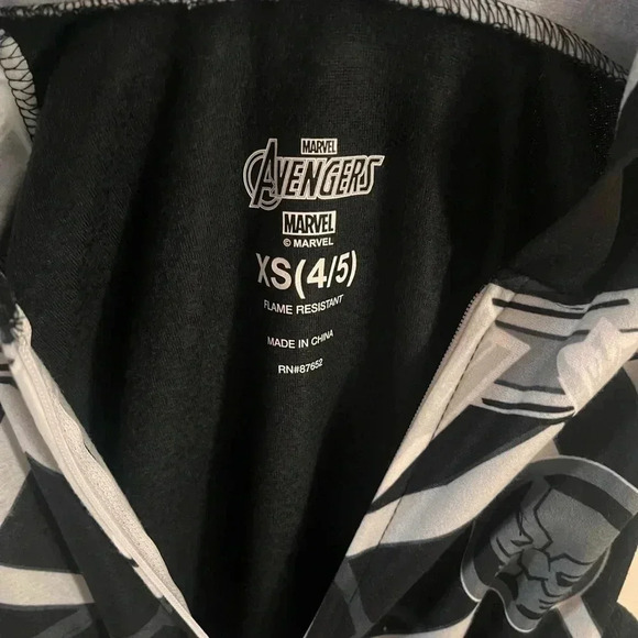 Marvel Black Panther Blanket Sleeper - Picture 4 of 4